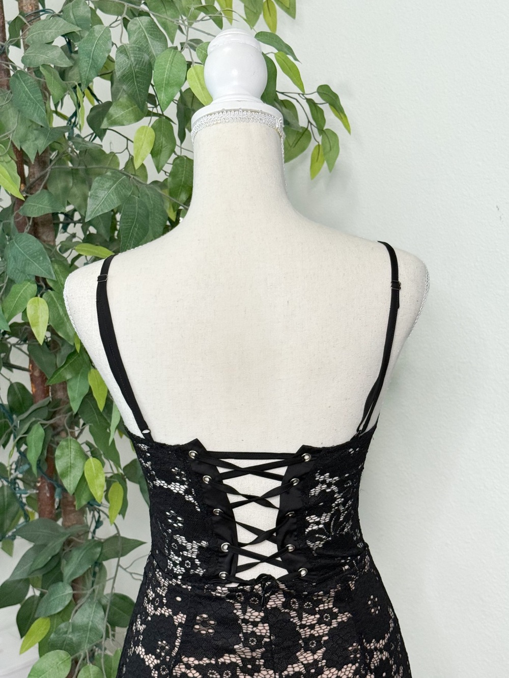 Black Floral Lace Midi Dress Size S Bodycon Cocktail Party Dress - Picture 5 of 7